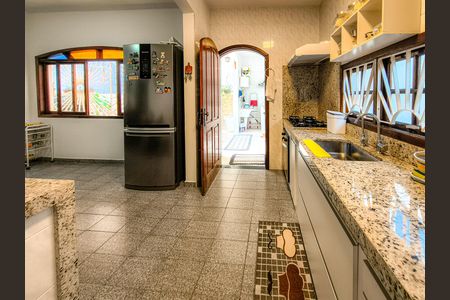Casa para alugar com 140m², 3 quartos e 3 vagas Casa para alugar com 140m², 3 quartos e 3 vagasCozinha