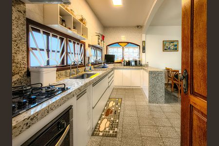 Casa para alugar com 140m², 3 quartos e 3 vagas Casa para alugar com 140m², 3 quartos e 3 vagasCozinha