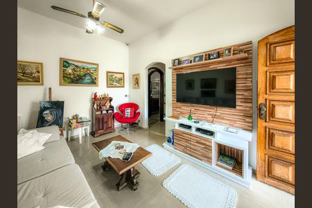Casa para alugar com 140m², 3 quartos e 3 vagas Casa para alugar com 140m², 3 quartos e 3 vagasSala