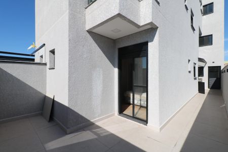 Apartamento à venda com 76m², 2 quartos e 1 vagaQuintal e Área de Serviço