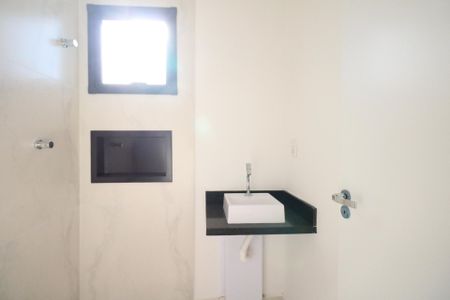 Apartamento à venda com 99m², 2 quartos e 2 vagas Apartamento à venda com 99m², 2 quartos e 2 vagasBanheiro da Suíte