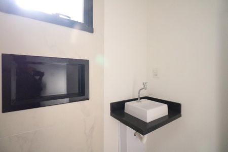Apartamento à venda com 99m², 2 quartos e 2 vagas Apartamento à venda com 99m², 2 quartos e 2 vagasBanheiro da Suíte