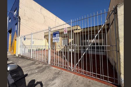 Fachada de casa à venda com 3 quartos, 323m² em Vila Ivone, São Paulo