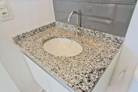 Apartamento para alugar com 40m², 2 quartos e sem vaga Apartamento para alugar com 40m², 2 quartos e sem vagaBanheiro
