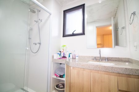 Apartamento à venda com 77m², 2 quartos e 1 vaga Apartamento à venda com 77m², 2 quartos e 1 vagaBanheiro da Suíte 1