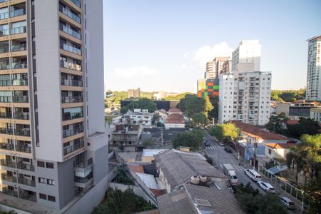 Apartamento à venda com 77m², 2 quartos e 1 vaga Apartamento à venda com 77m², 2 quartos e 1 vagaVaranda - Vista