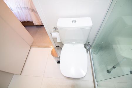 Banheiro da Suíte 1 de apartamento para alugar com 2 quartos, 77m² em Itaim Bibi, São Paulo