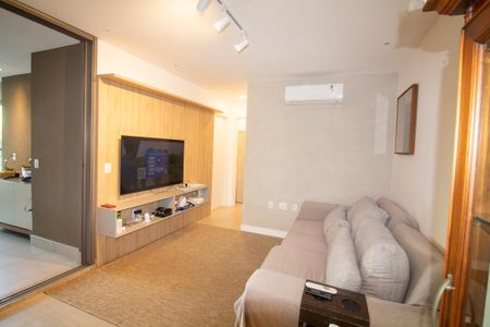 Sala de apartamento para alugar com 2 quartos, 77m² em Itaim Bibi, São Paulo