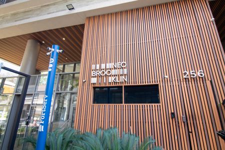 Apartamento à venda com 77m², 2 quartos e 1 vaga Apartamento à venda com 77m², 2 quartos e 1 vagaFachada e portaria