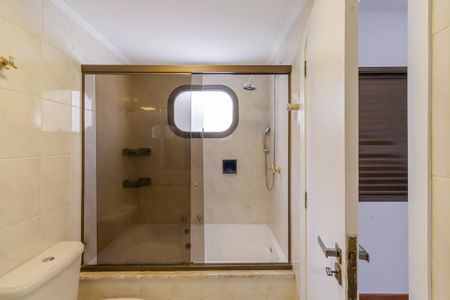 Apartamento para alugar com 200m², 4 quartos e 2 vagas Apartamento para alugar com 200m², 4 quartos e 2 vagasBanheiro da Suíte 3