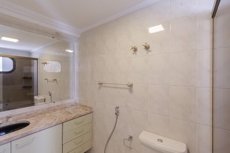 Apartamento para alugar com 200m², 4 quartos e 2 vagas Apartamento para alugar com 200m², 4 quartos e 2 vagasBanheiro da Suíte 3