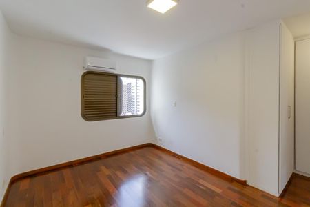 Apartamento para alugar com 200m², 4 quartos e 2 vagas Apartamento para alugar com 200m², 4 quartos e 2 vagasSuíte 2