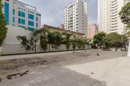 Apartamento para alugar com 200m², 4 quartos e 2 vagas Apartamento para alugar com 200m², 4 quartos e 2 vagasÁrea comum