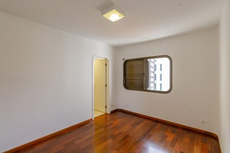 Apartamento para alugar com 200m², 4 quartos e 2 vagas Apartamento para alugar com 200m², 4 quartos e 2 vagasSuíte 3