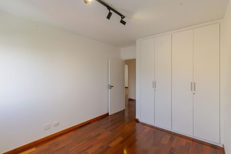 Apartamento para alugar com 200m², 4 quartos e 2 vagas Apartamento para alugar com 200m², 4 quartos e 2 vagasQuarto 1