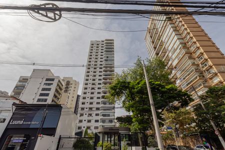 Apartamento para alugar com 200m², 4 quartos e 2 vagas Apartamento para alugar com 200m², 4 quartos e 2 vagasFachada