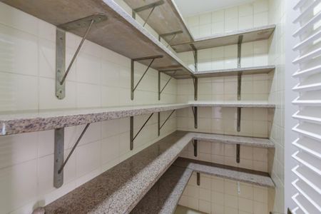 Apartamento para alugar com 200m², 4 quartos e 2 vagas Apartamento para alugar com 200m², 4 quartos e 2 vagasDespensa