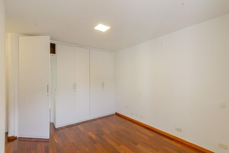 Apartamento para alugar com 200m², 4 quartos e 2 vagas Apartamento para alugar com 200m², 4 quartos e 2 vagasSuíte 2