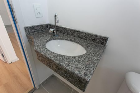 Apartamento para alugar com 53m², 2 quartos e 1 vaga Apartamento para alugar com 53m², 2 quartos e 1 vagaBanheiro