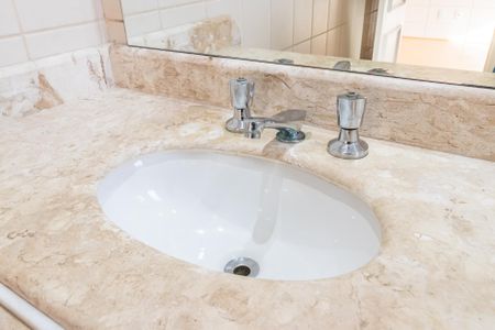 Apartamento à venda com 107m², 3 quartos e 2 vagasBanheiro da Suíte