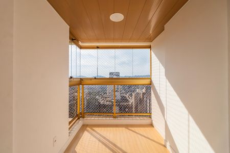 Apartamento à venda com 107m², 3 quartos e 2 vagasSuíte