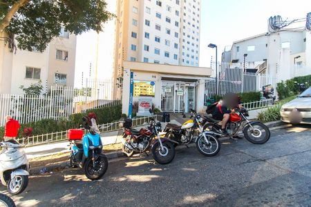Apartamento à venda com 32m², 2 quartos e sem vaga Apartamento à venda com 32m², 2 quartos e sem vagaFachada