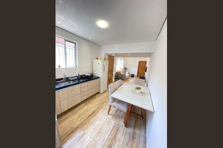 Casa à venda com 120m², 2 quartos e 1 vaga