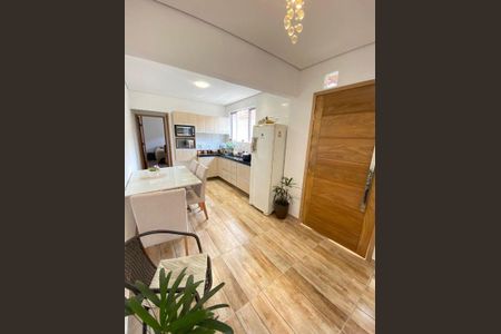 Casa à venda com 120m², 2 quartos e 1 vaga