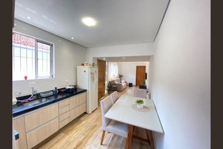 Casa à venda com 120m², 2 quartos e 1 vaga