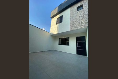 Casa à venda com 75m², 2 quartos e 2 vagas
