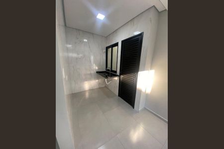 Casa à venda com 75m², 2 quartos e 2 vagas