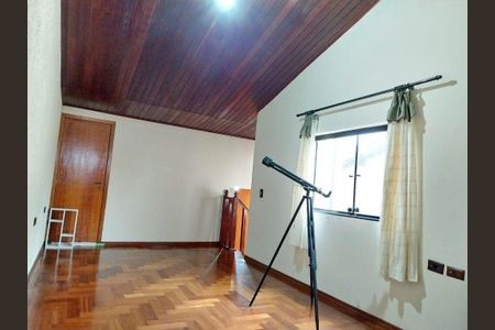 Casa à venda com 4 quartos, 200m² em Jardim Las Vegas, São Bernardo do Campo