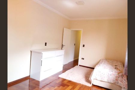 Casa à venda com 200m², 4 quartos e sem vaga
