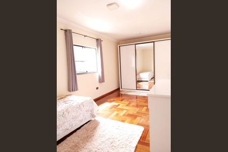 Casa à venda com 200m², 4 quartos e sem vaga