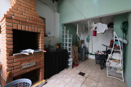 Casa para alugar com 120m², 2 quartos e 1 vagaÁrea de Serviço e Churrasqueira