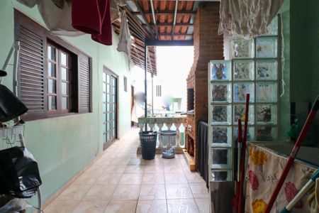 Casa para alugar com 120m², 2 quartos e 1 vagaÁrea de Serviço e Churrasqueira