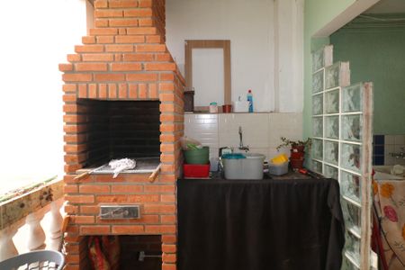 Casa para alugar com 120m², 2 quartos e 1 vagaÁrea de Serviço e Churrasqueira