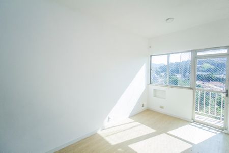 Apartamento para alugar com 74m², 2 quartos e 1 vaga Apartamento para alugar com 74m², 2 quartos e 1 vagaSala