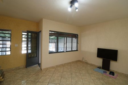 Casa para alugar com 140m², 3 quartos e 2 vagasSala