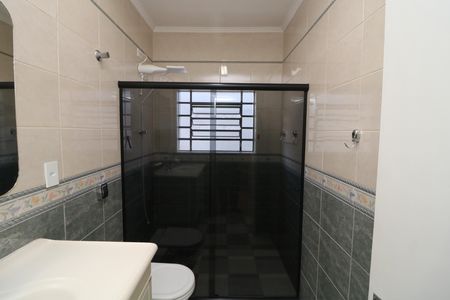 Casa para alugar com 140m², 3 quartos e 2 vagasBanheiro