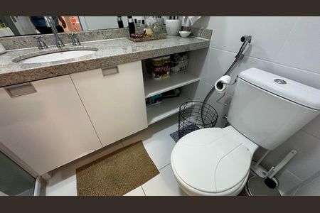 Apartamento à venda com 83m², 3 quartos e 1 vaga Apartamento à venda com 83m², 3 quartos e 1 vagaBanheiro