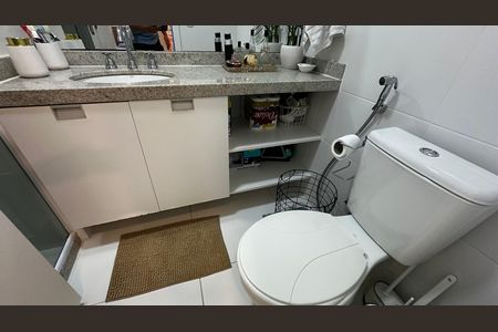 Apartamento à venda com 83m², 3 quartos e 1 vaga Apartamento à venda com 83m², 3 quartos e 1 vagaBanheiro
