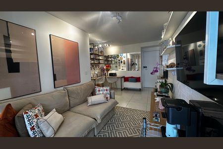 Apartamento à venda com 83m², 3 quartos e 1 vaga Apartamento à venda com 83m², 3 quartos e 1 vagaSala