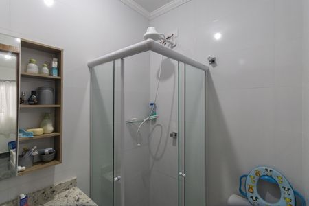 Casa à venda com 175m², 3 quartos e 2 vagas Casa à venda com 175m², 3 quartos e 2 vagasBanheiro da Suíte 2