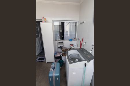 Casa à venda com 175m², 3 quartos e 2 vagas Casa à venda com 175m², 3 quartos e 2 vagasÁrea de Serviço