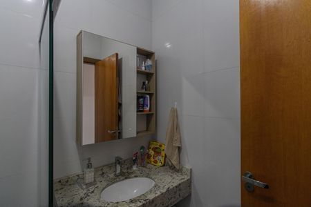 Casa à venda com 175m², 3 quartos e 2 vagas Casa à venda com 175m², 3 quartos e 2 vagasBanheiro da Suíte 1