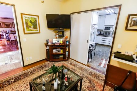 Casa à venda com 440m², 4 quartos e 2 vagas Casa à venda com 440m², 4 quartos e 2 vagasSala 3