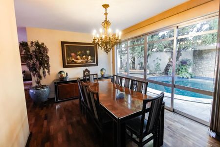 Casa à venda com 440m², 4 quartos e 2 vagas Casa à venda com 440m², 4 quartos e 2 vagasSala 2