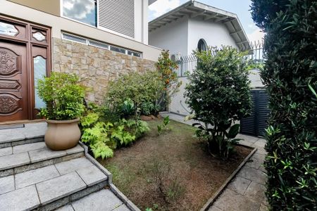 Casa à venda com 440m², 4 quartos e 2 vagas Casa à venda com 440m², 4 quartos e 2 vagasJardim