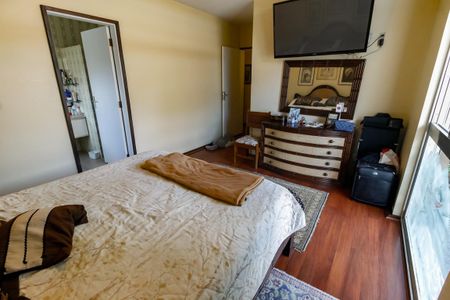Casa à venda com 440m², 4 quartos e 2 vagas Casa à venda com 440m², 4 quartos e 2 vagasSuíte 3